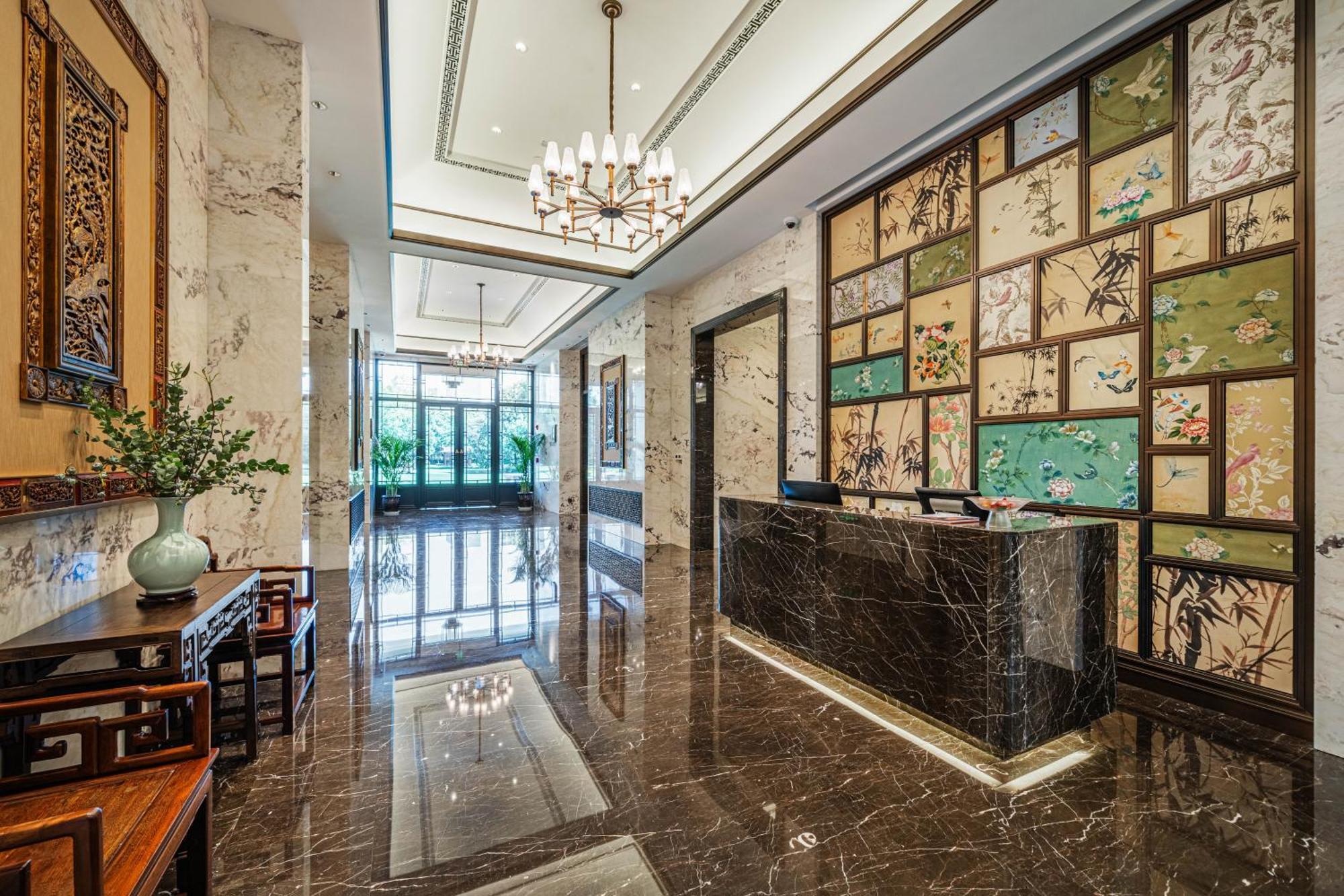 Hotel Hong Qiao State 5*