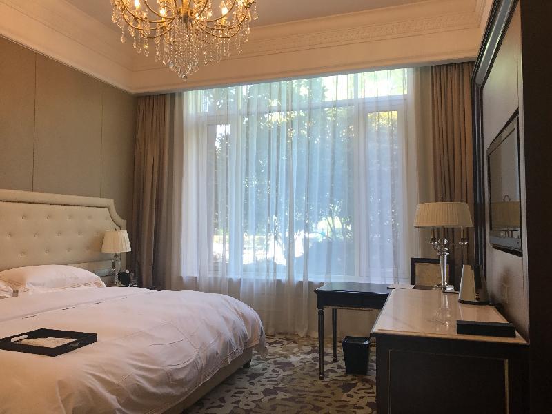 Hong Qiao State Hotel